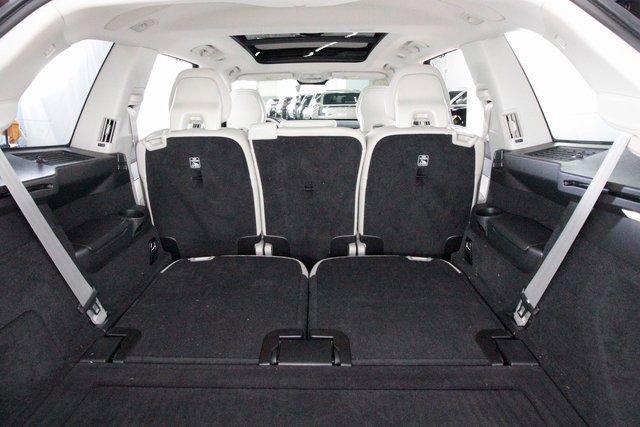 Used 2025 Volvo XC90 B6 Ultra w/ Protection Package image 30