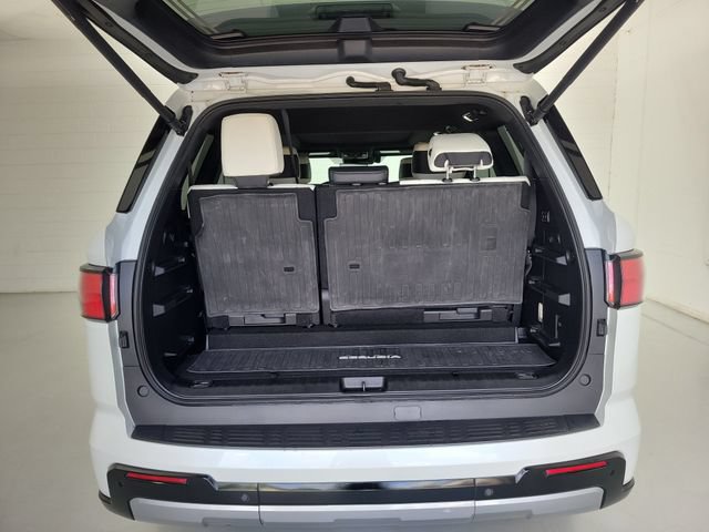 Used 2023 Toyota Sequoia Capstone RWD image 9