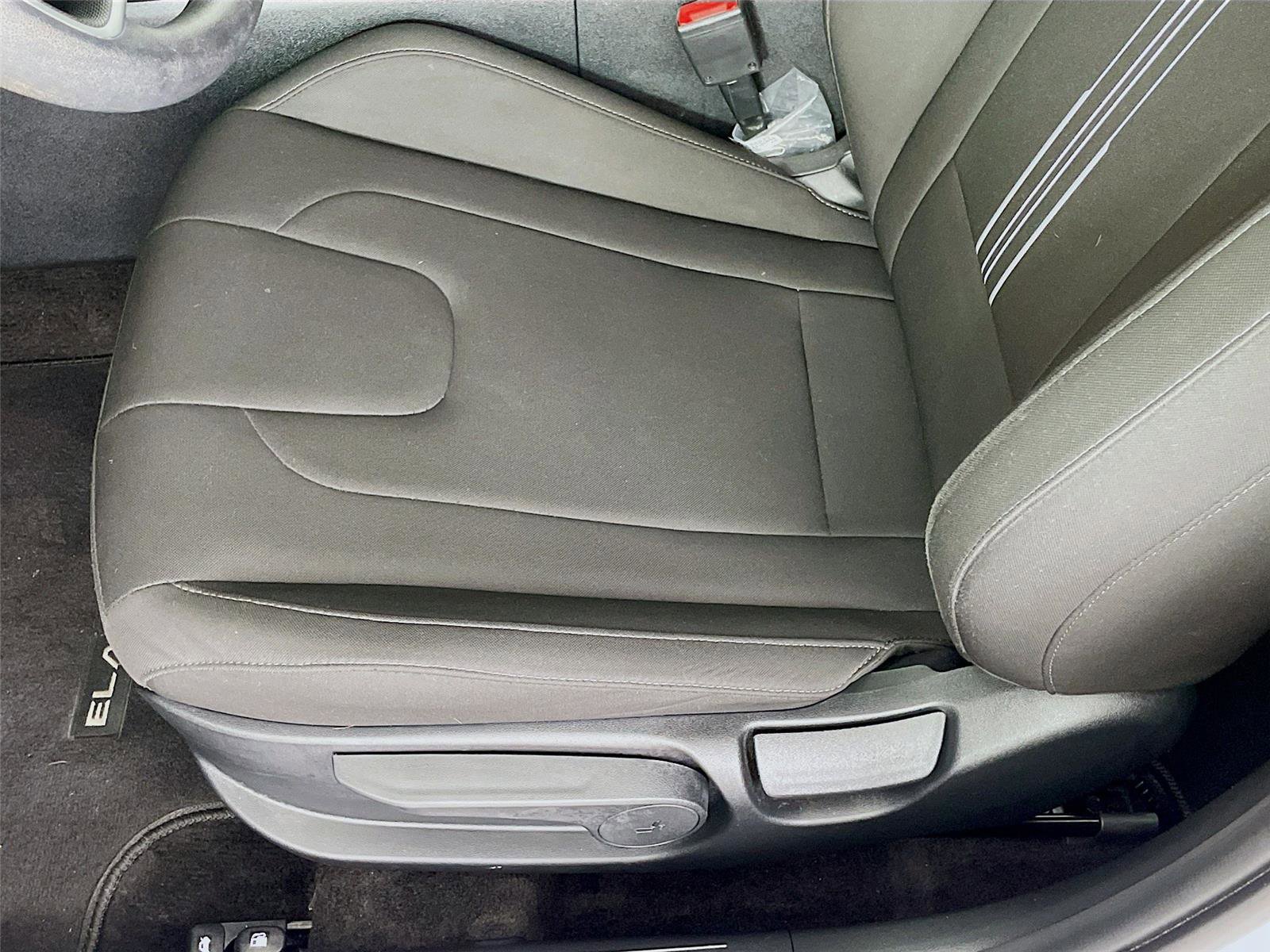 Certified 2025 Hyundai Elantra Blue FWD image 21