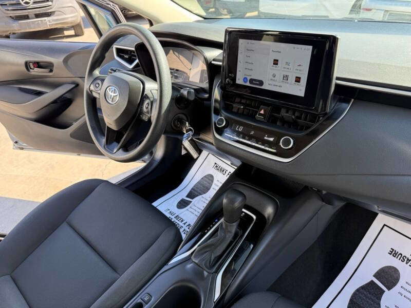 Used 2023 Toyota Corolla LE image 19