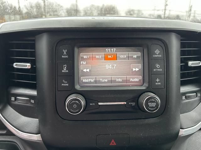 Used 2022 RAM 1500 Big Horn AWD/4WD image 17
