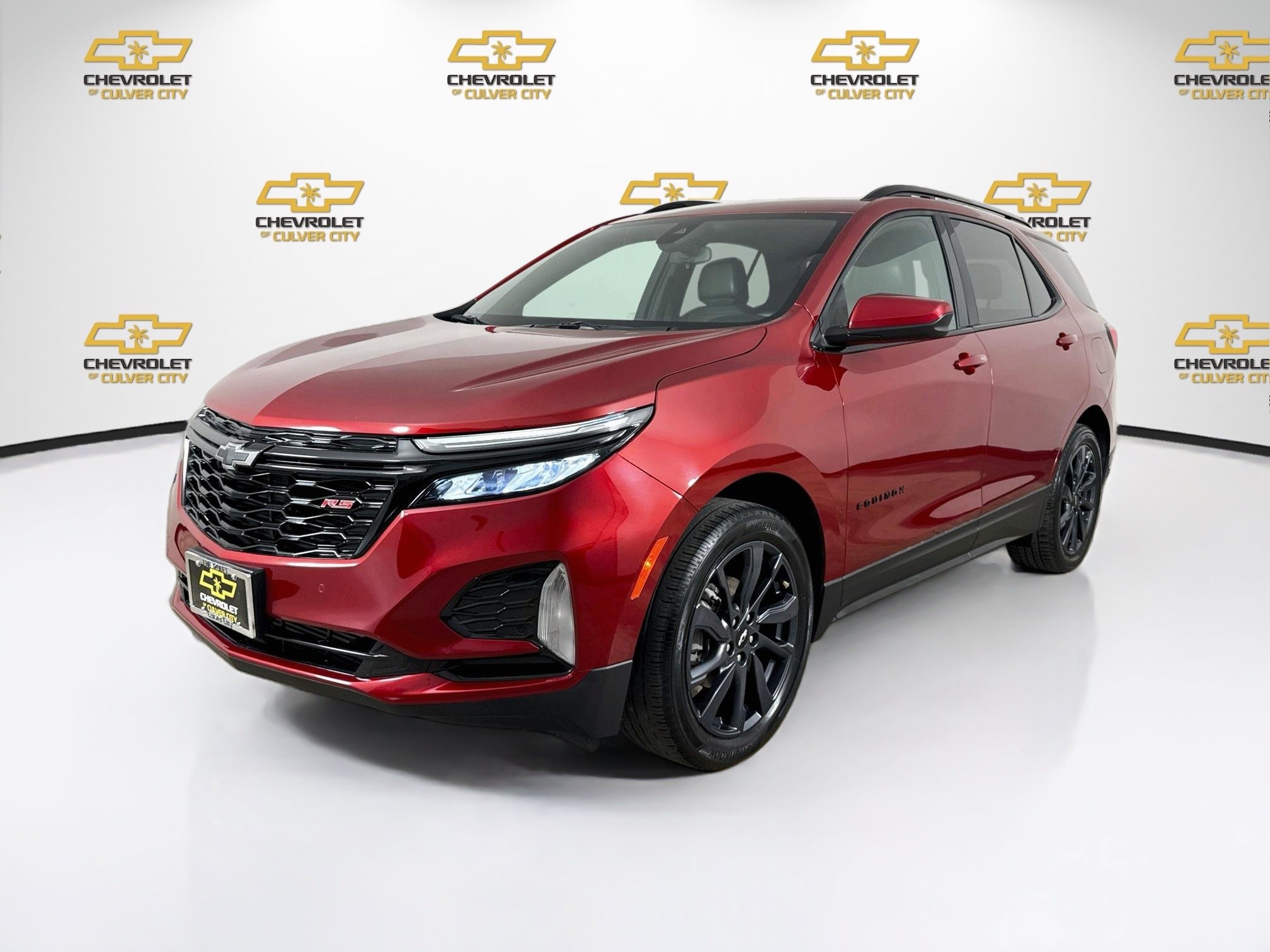 Used 2024 Chevrolet Equinox RS w/ LPO, Cargo Package FWD image 3