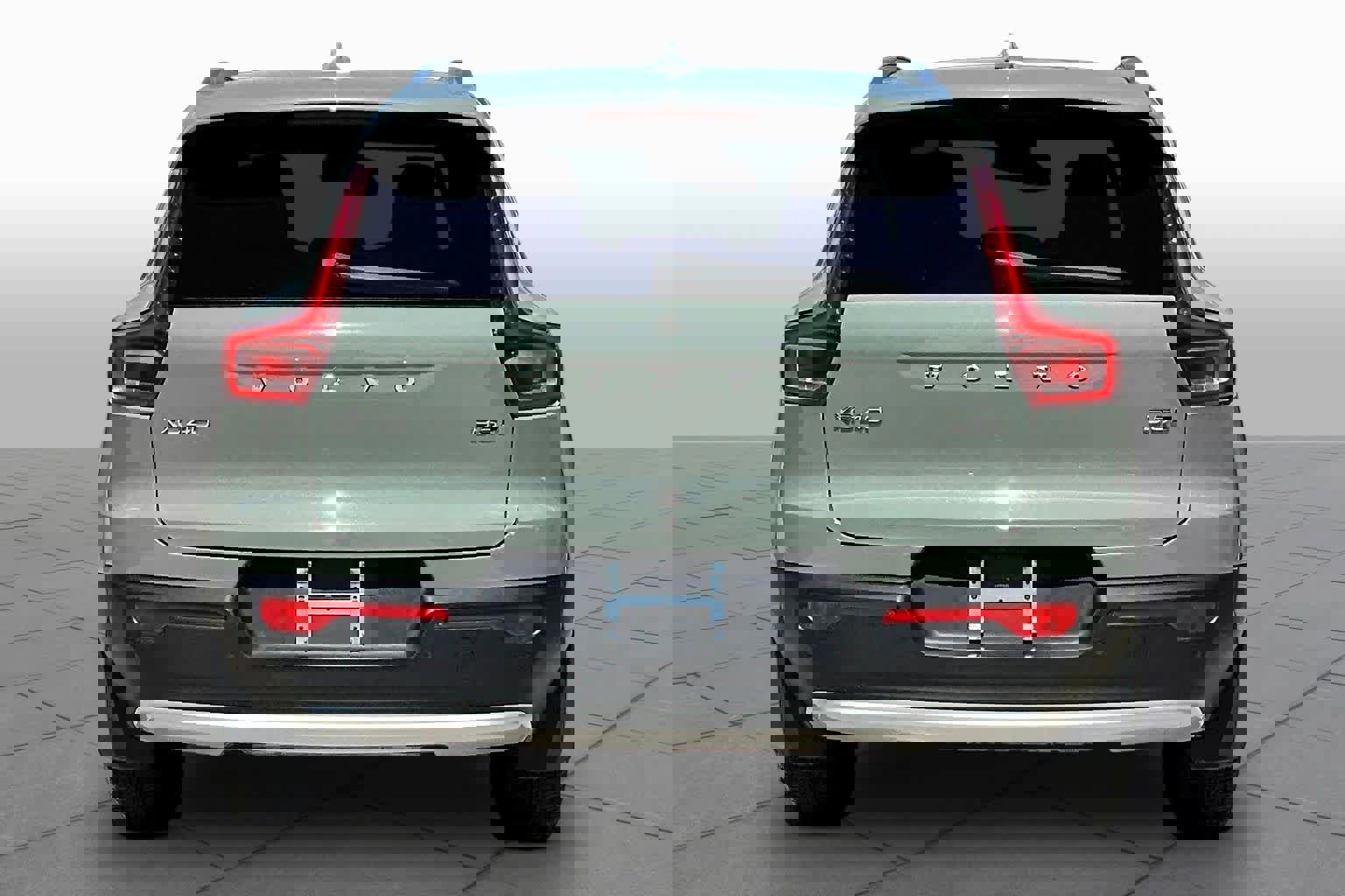 Used 2024 Volvo XC40 B5 Ultimate image 5