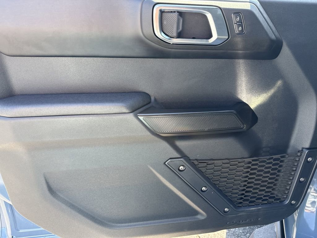 Used 2025 Ford Bronco Badlands image 9