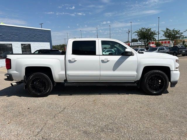 Used 2017 Chevrolet Silverado 1500 LT w/ All Star Edition AWD/4WD image 6
