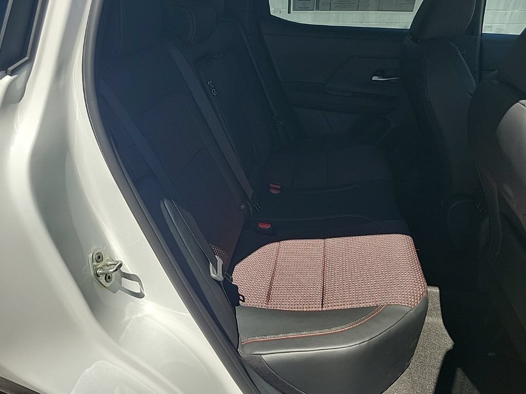 New 2025 Nissan Kicks SR FWD image 36