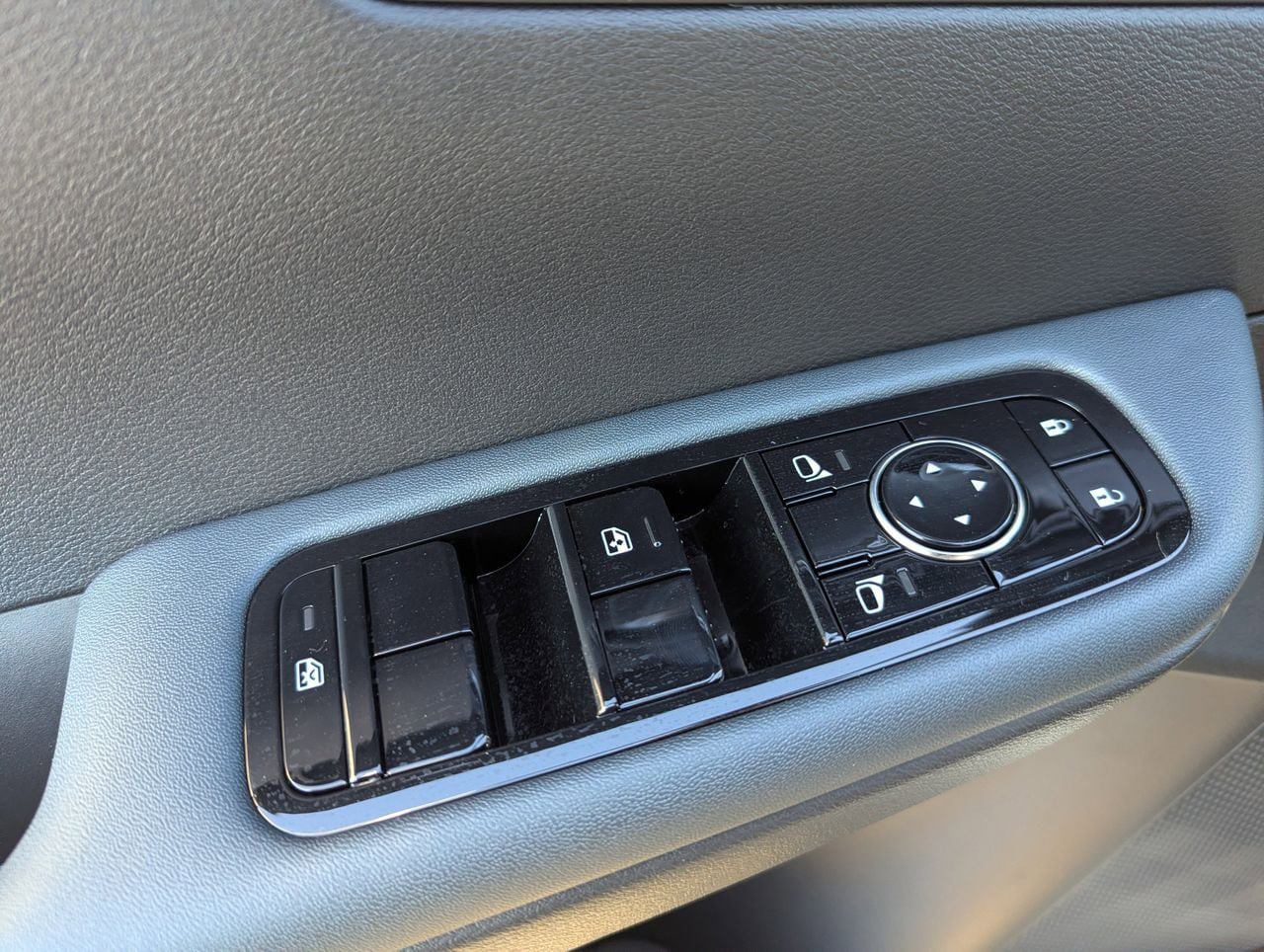 New 2026 Nissan Leaf SV+ w/ Floor Mat Package (SV+) image 12