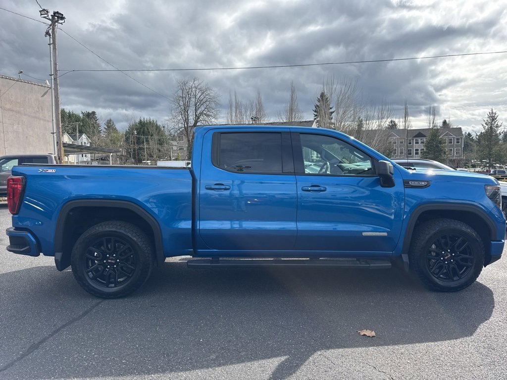 Used 2024 GMC Sierra 1500 Elevation w/ LPO, Elevation Black Package image 8