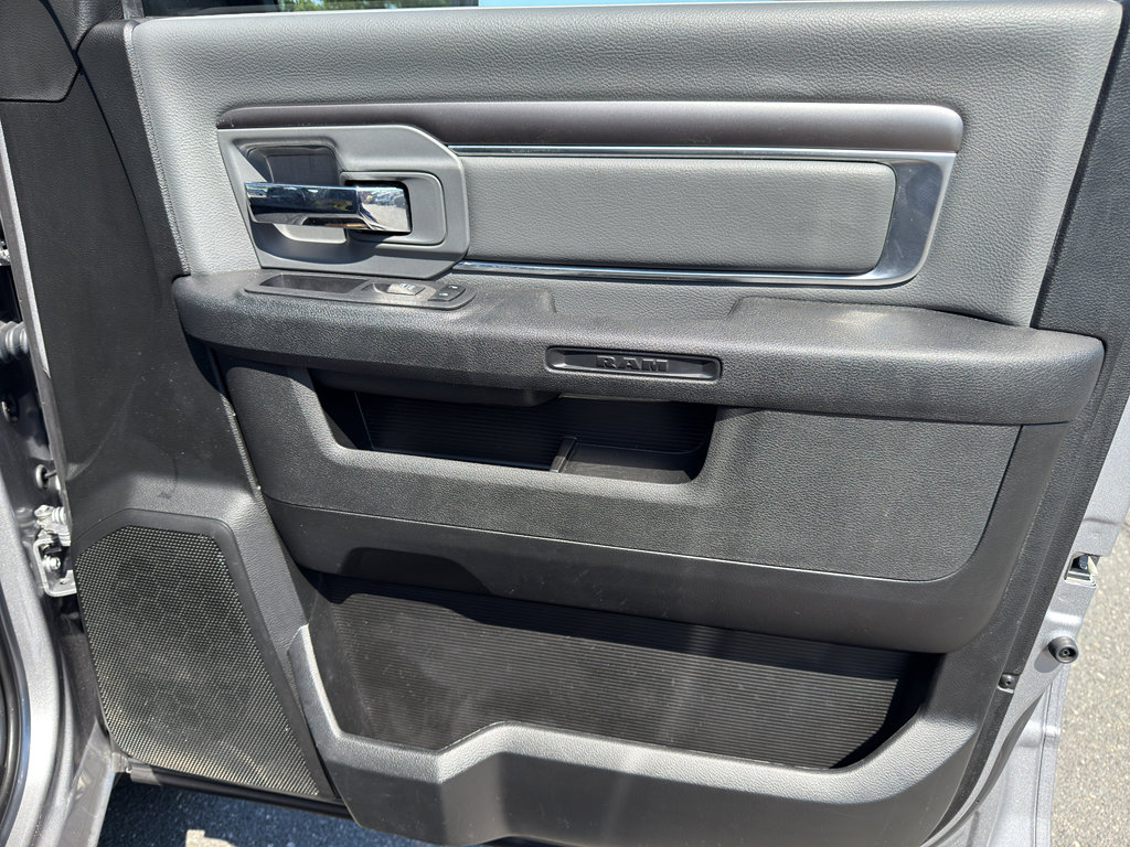 Used 2024 RAM 1500 Classic SLT image 31