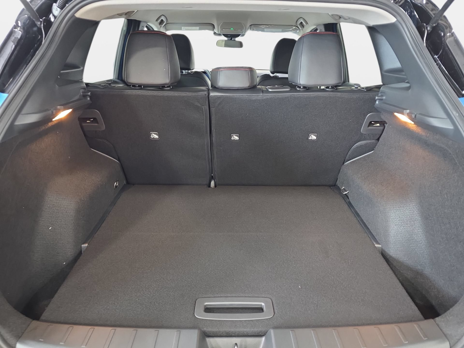 New 2026 Nissan Kicks SR FWD image 12
