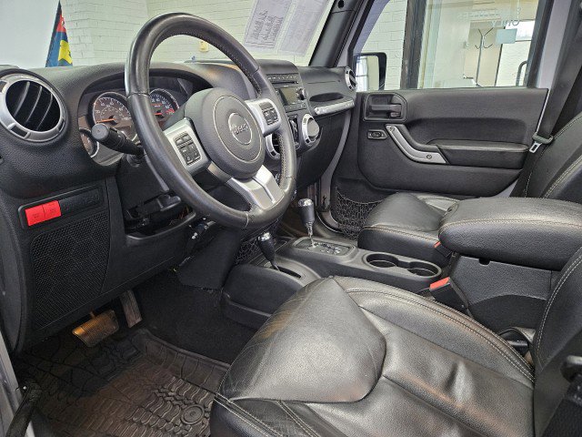 Used 2016 Jeep Wrangler Unlimited Rubicon AWD/4WD image 8