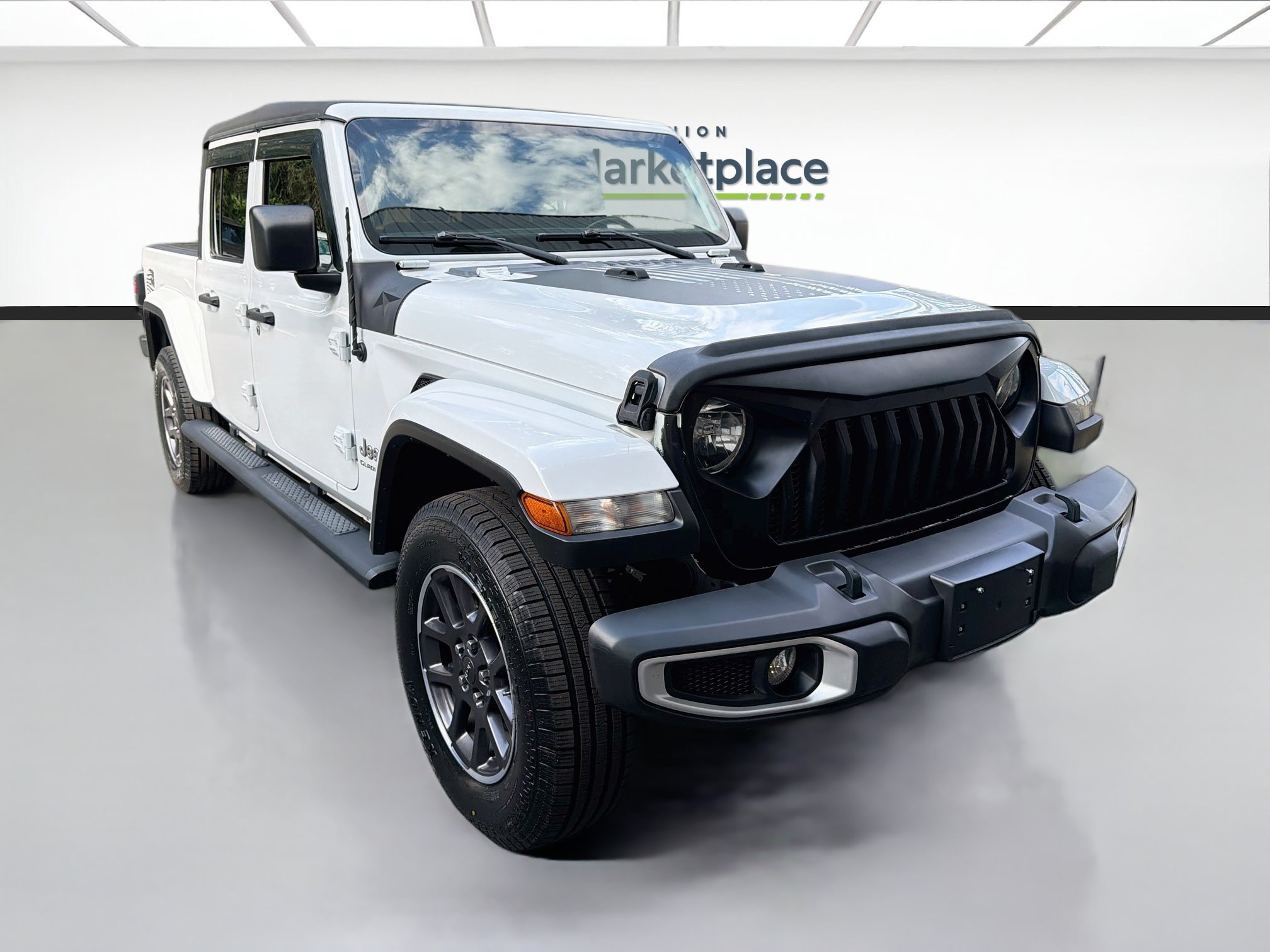 Used 2021 Jeep Gladiator Overland AWD/4WD image 1