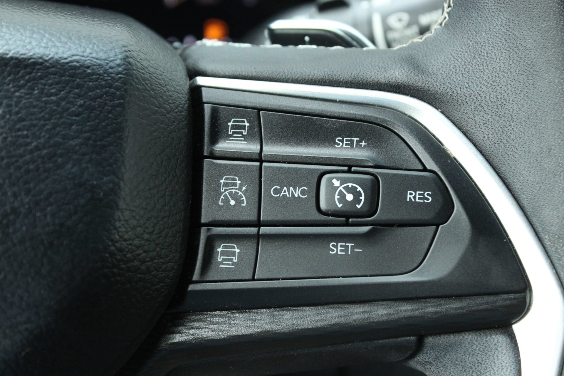 Used 2023 Jeep Grand Cherokee Altitude AWD/4WD image 34