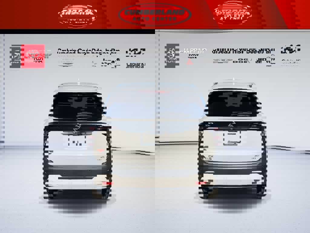 Used 2025 Nissan Kicks SV image 7