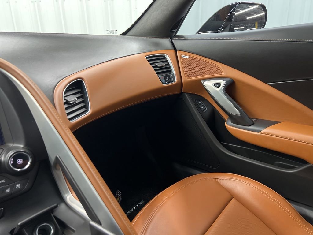 Used 2016 Chevrolet Corvette Z06 w/ 3LZ Preferred Equipment Group RWD image 21