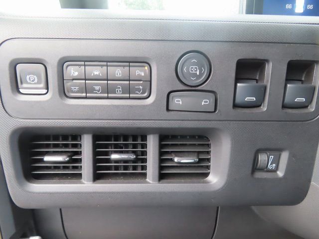 Used 2024 Chevrolet Brightdrop 400 w/ Commercial Equipment Package AWD/4WD image 28