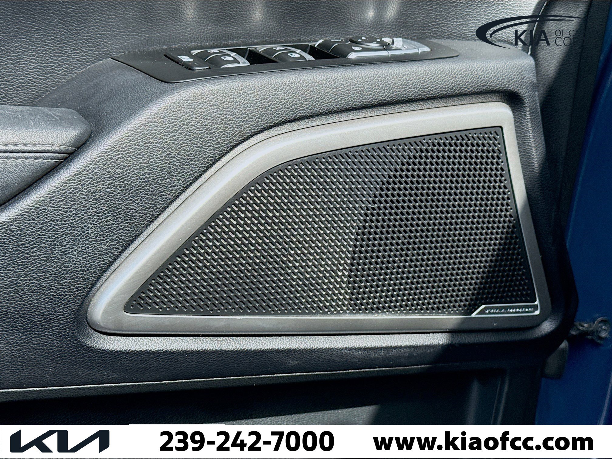 Used 2023 Kia Telluride EX w/ EX Captain's Chair Package image 25