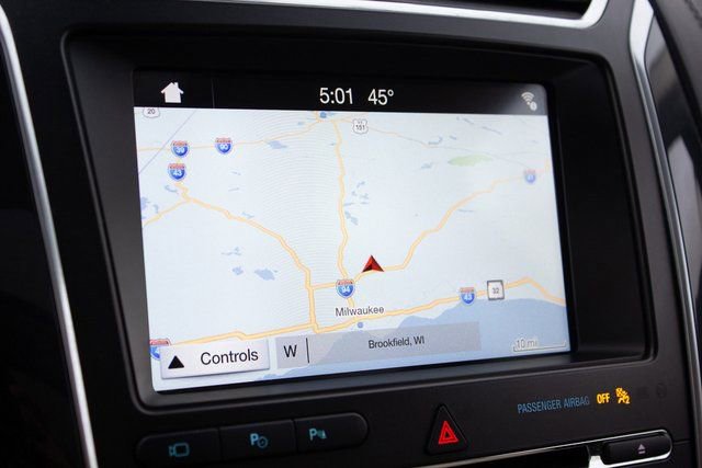 Used 2018 Ford Explorer Platinum image 31