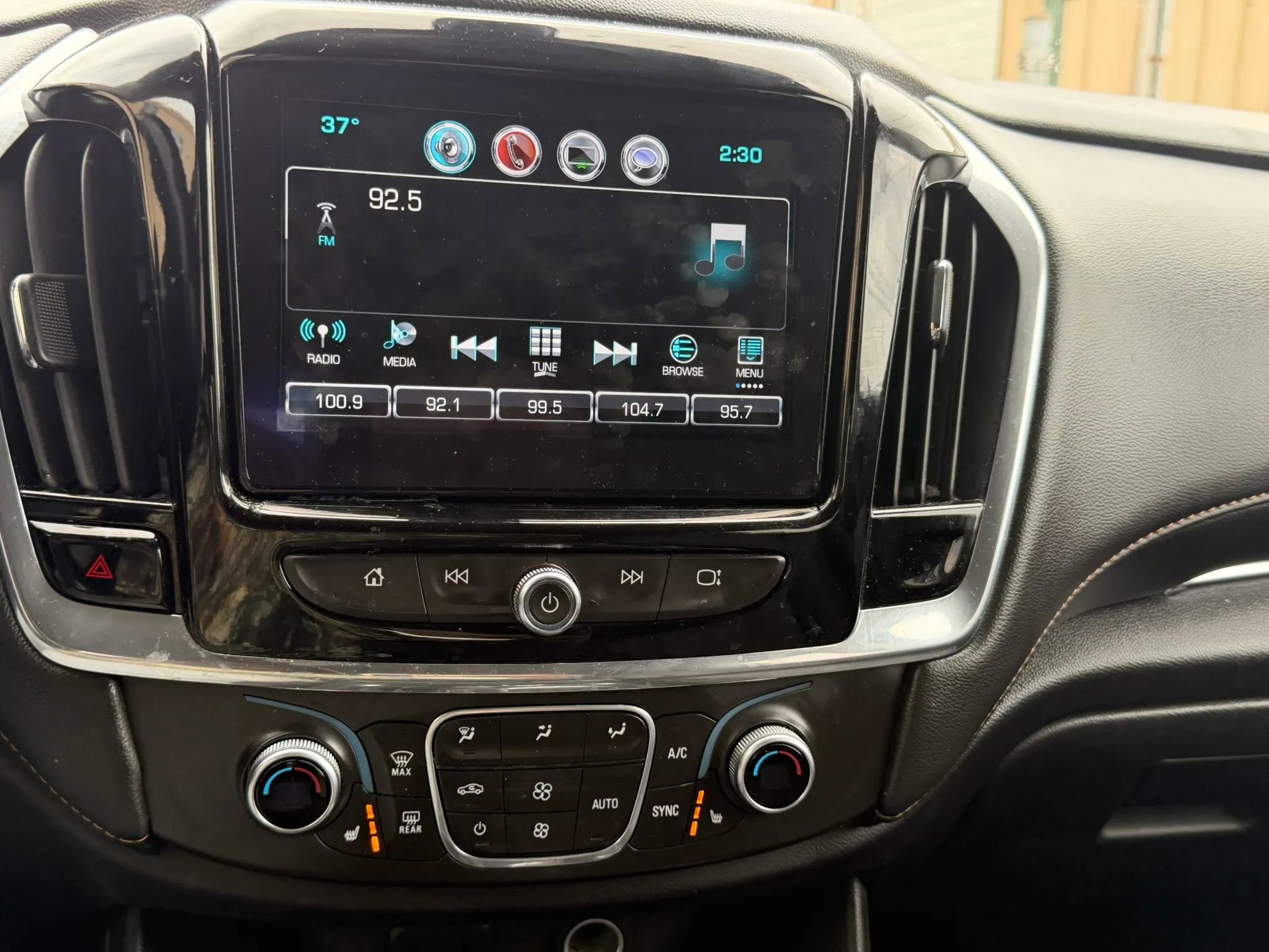 Used 2018 Chevrolet Traverse LT image 34