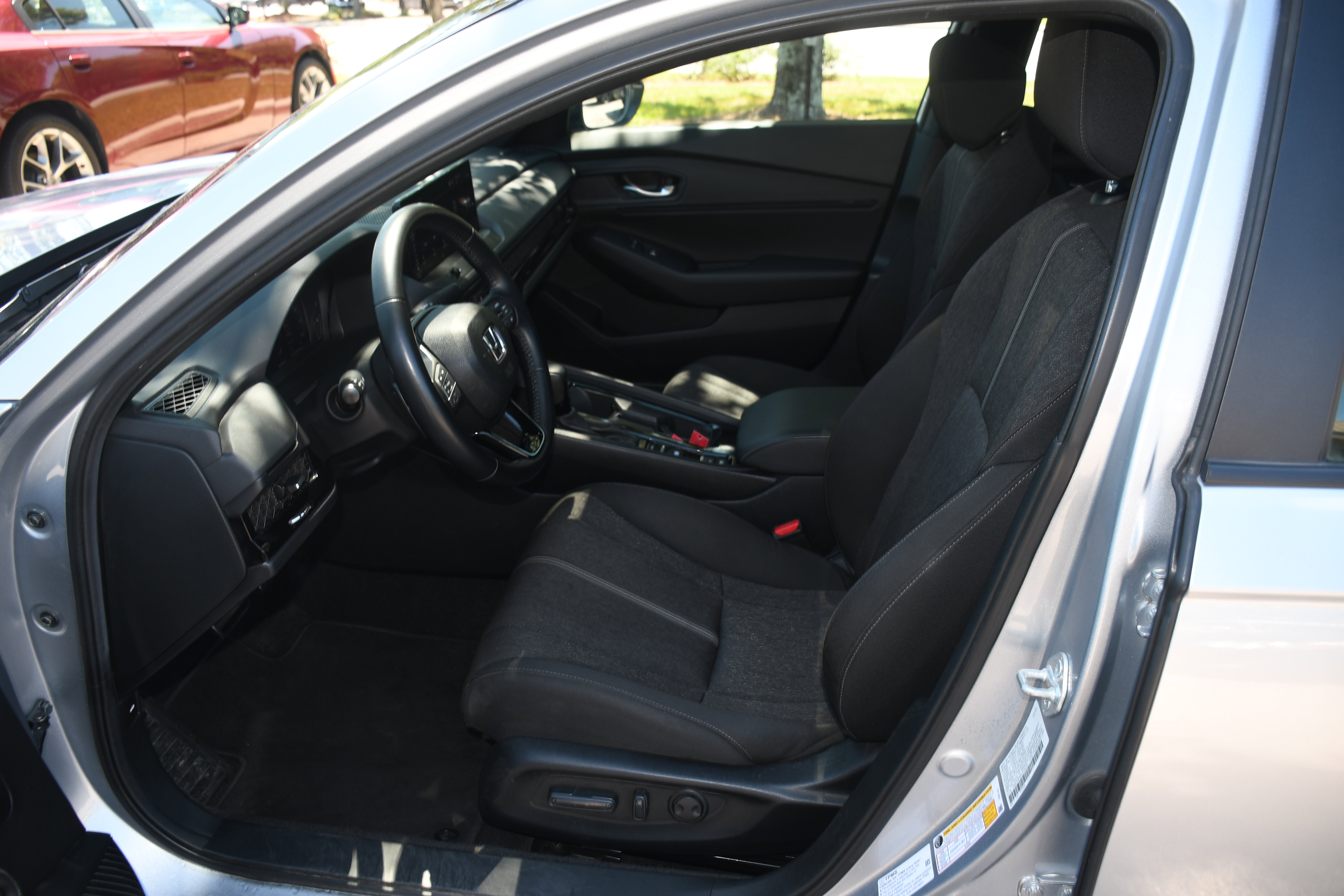 Used 2025 Honda Accord Sport image 8