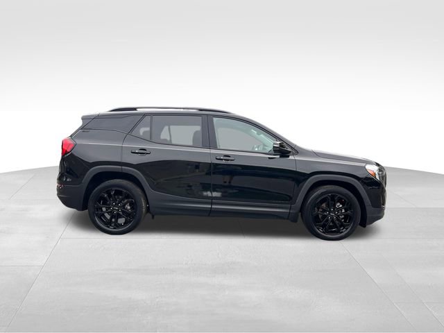 Used 2021 GMC Terrain SLT w/ Elevation Edition image 6