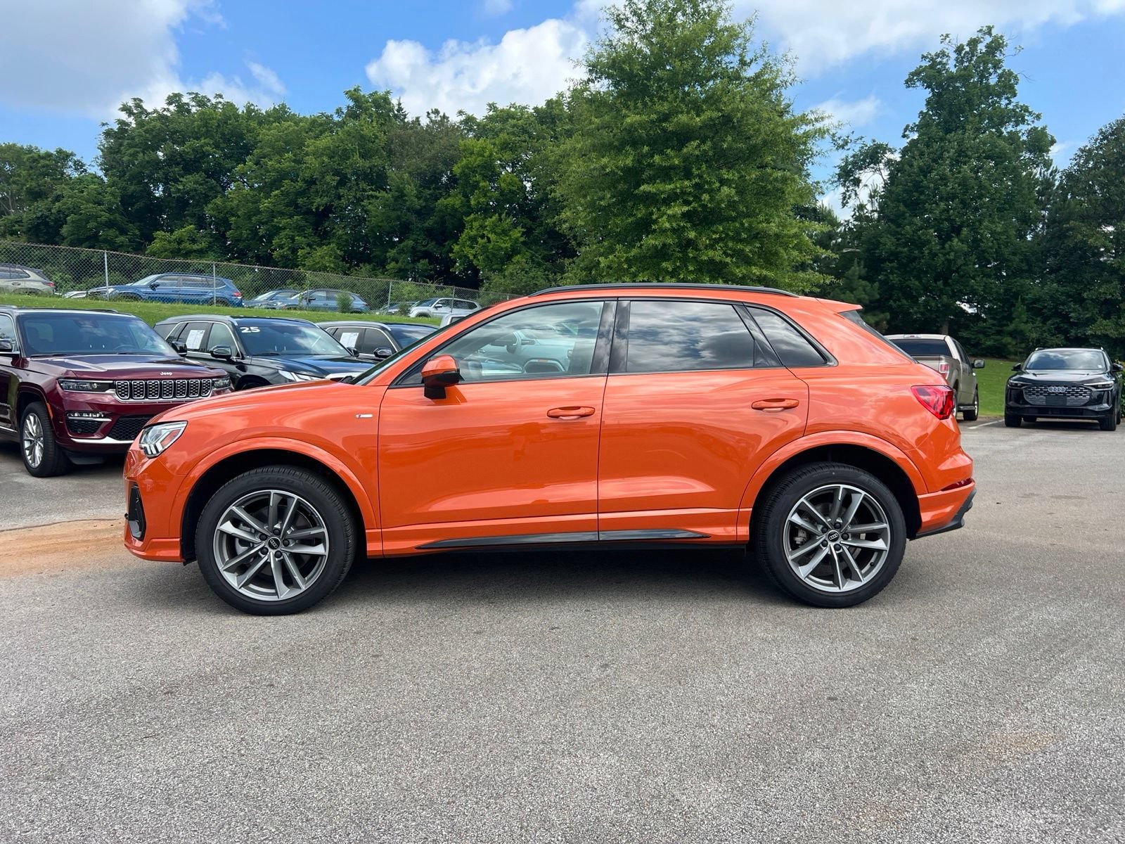 Used 2025 Audi Q3 2.0T Premium w/ Convenience Package AWD/4WD image 4