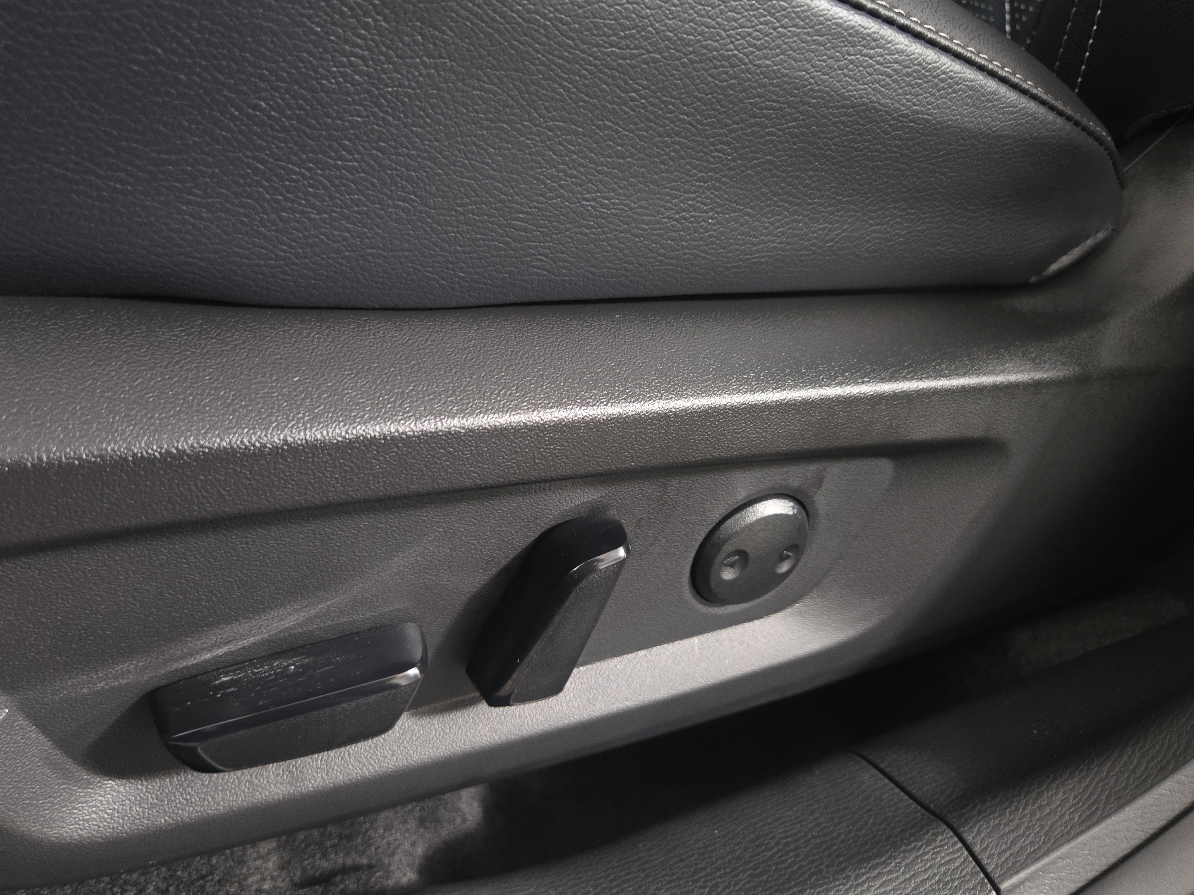 New 2026 Mitsubishi Outlander SEL image 31