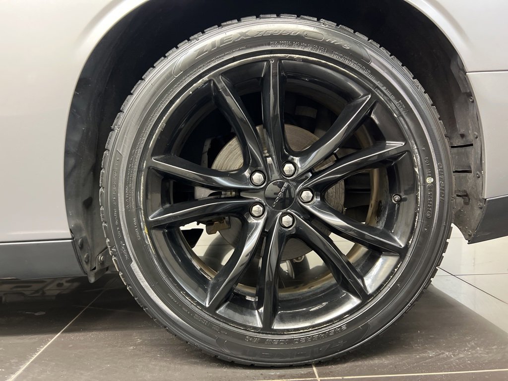 Used 2016 Dodge Challenger SXT w/ Blacktop Package image 7