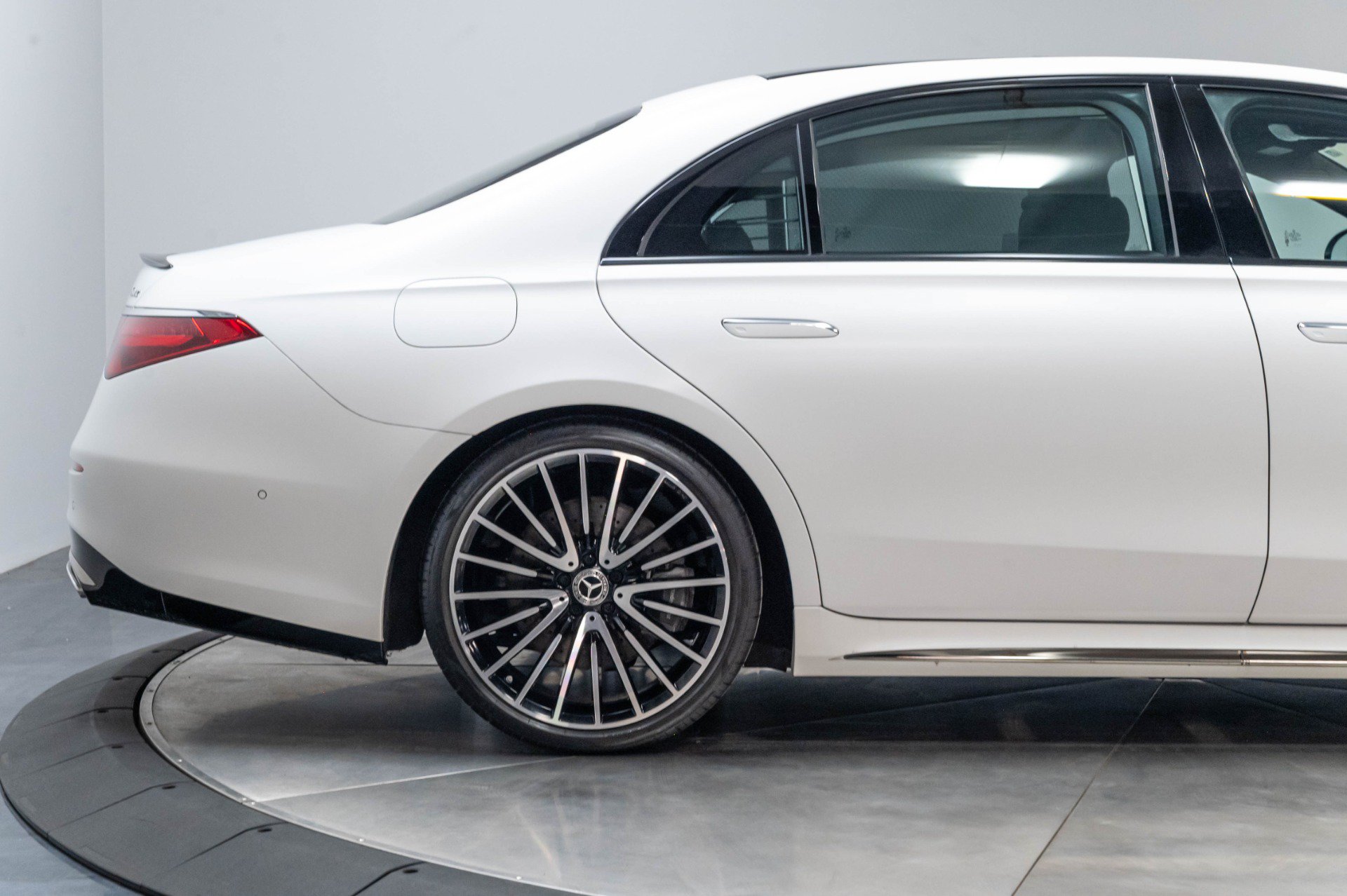 Used 2024 Mercedes-Benz S 580 4MATIC Sedan image 27