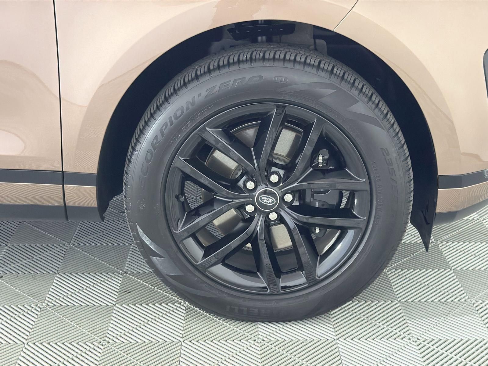 Certified 2026 Land Rover Range Rover Evoque S image 36