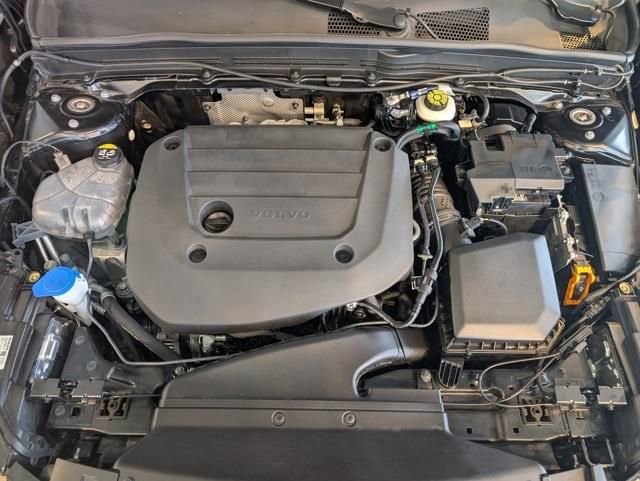 Used 2023 Volvo XC40 B5 Plus w/ Driver Assist Package image 34