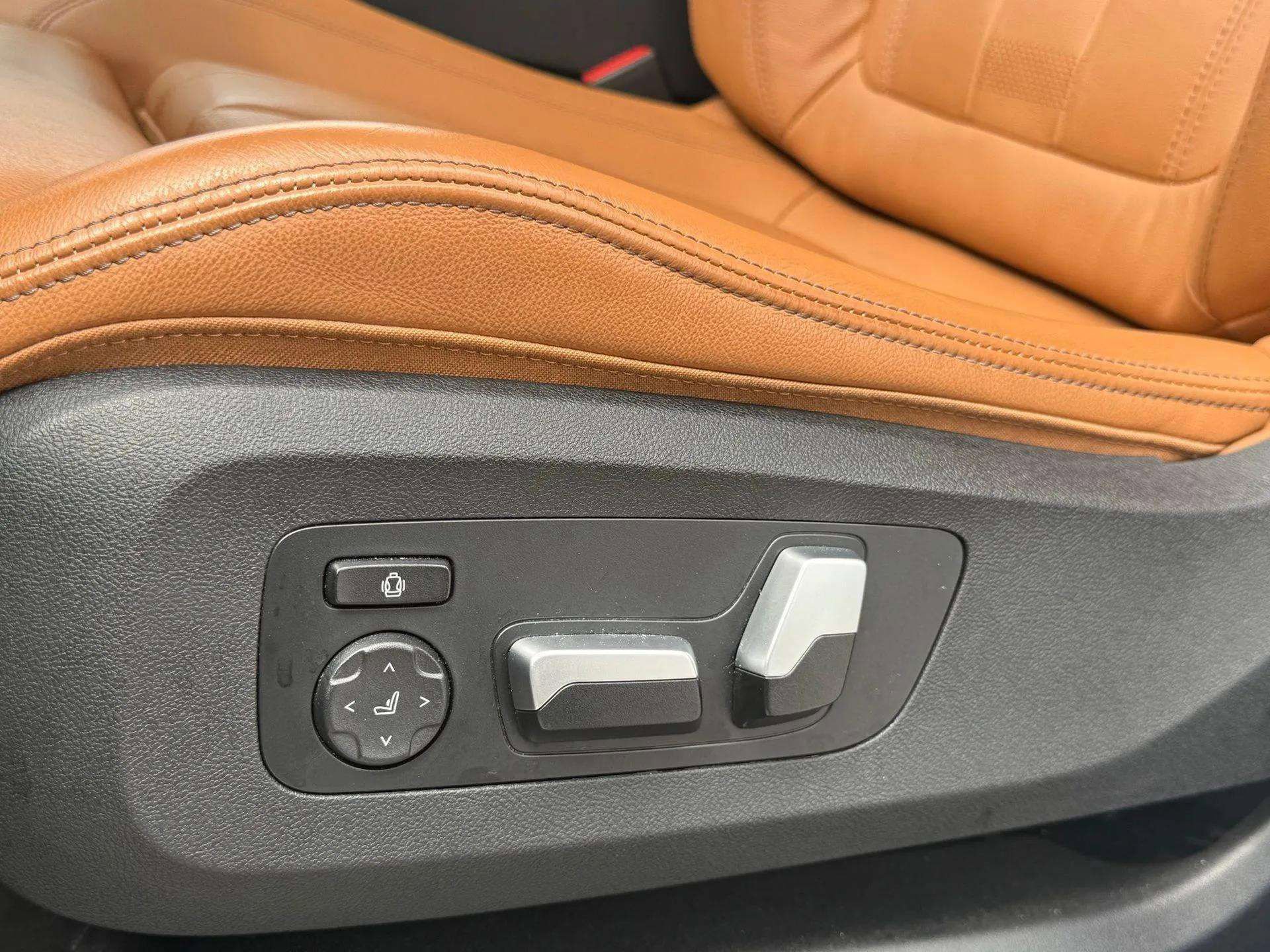 Used 2021 BMW X5 xDrive40i w/ M Sport Package image 37