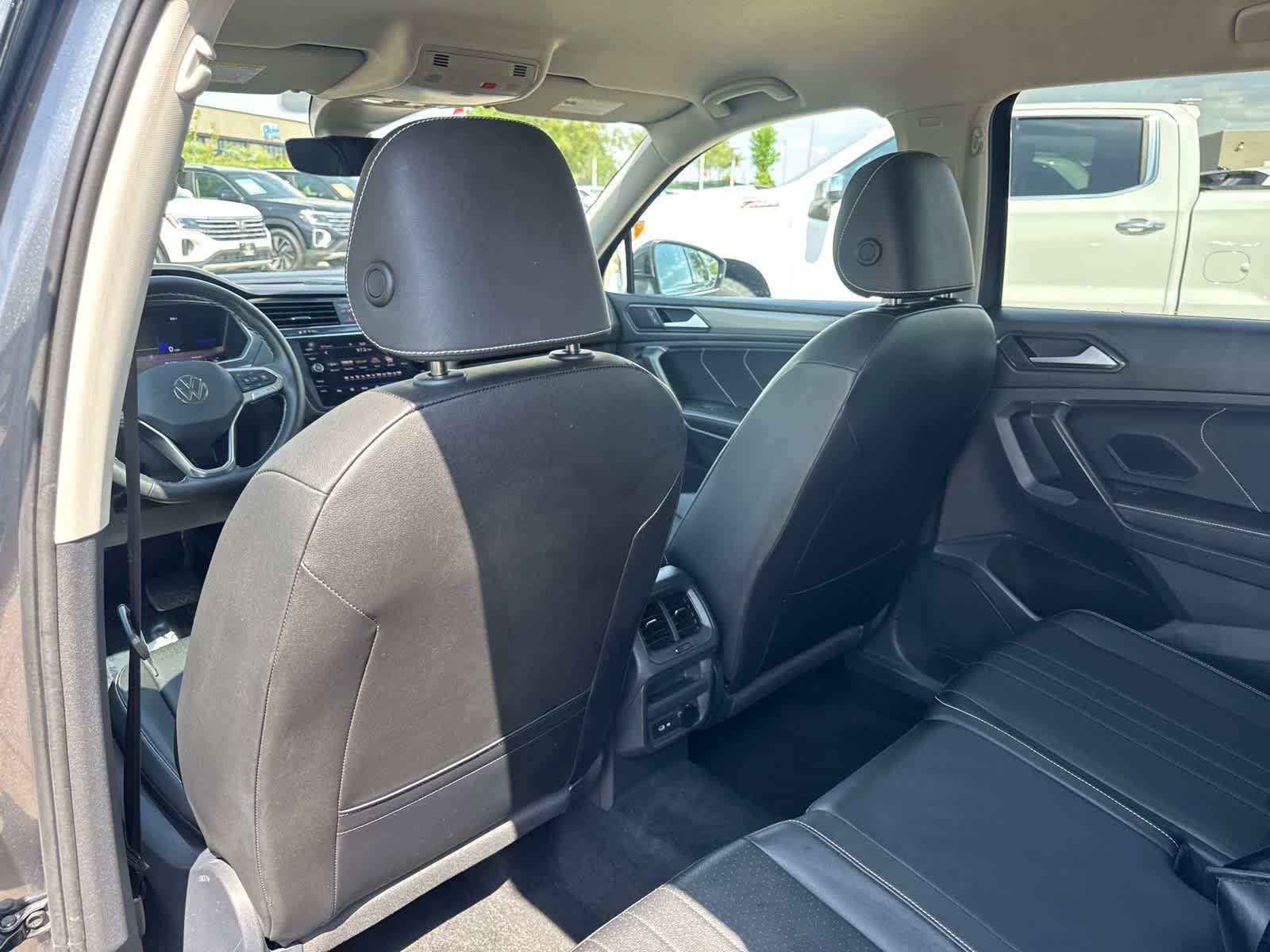 Used 2023 Volkswagen Tiguan SE AWD/4WD image 13