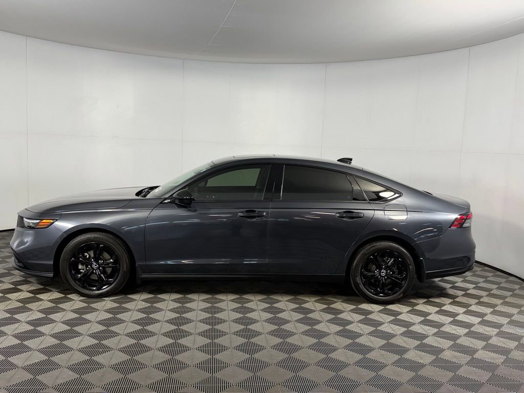 Used 2025 Honda Accord SE image 10