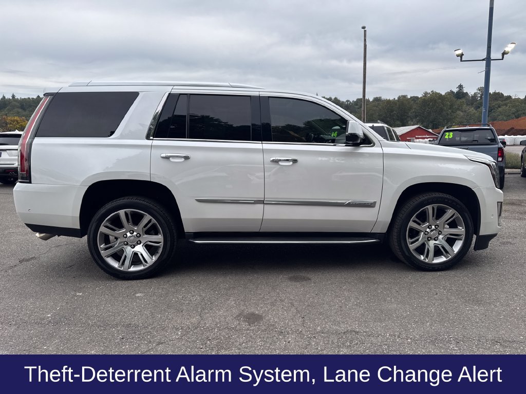 Used 2017 Cadillac Escalade Luxury AWD/4WD image 7