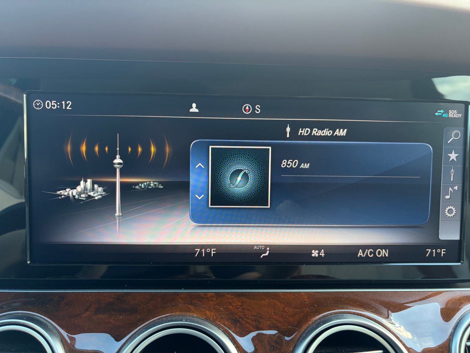 Used 2019 Mercedes-Benz E 300 4MATIC image 22
