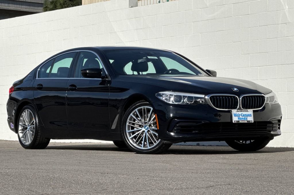 Used 2019 BMW 530e w/ Convenience Package image 2