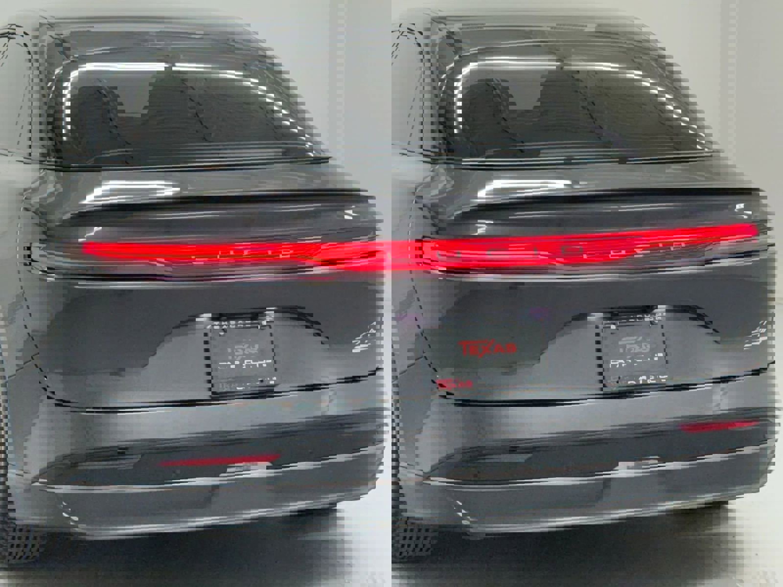 Used 2025 Lucid Air Touring image 42