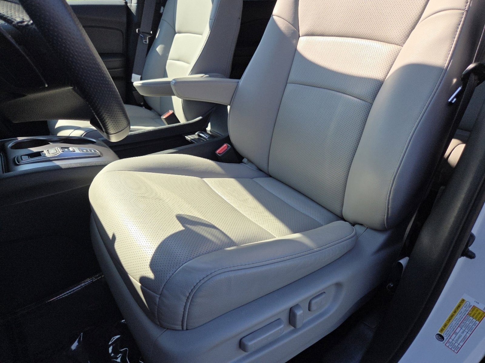 Certified 2023 Honda Passport EX-L image 30