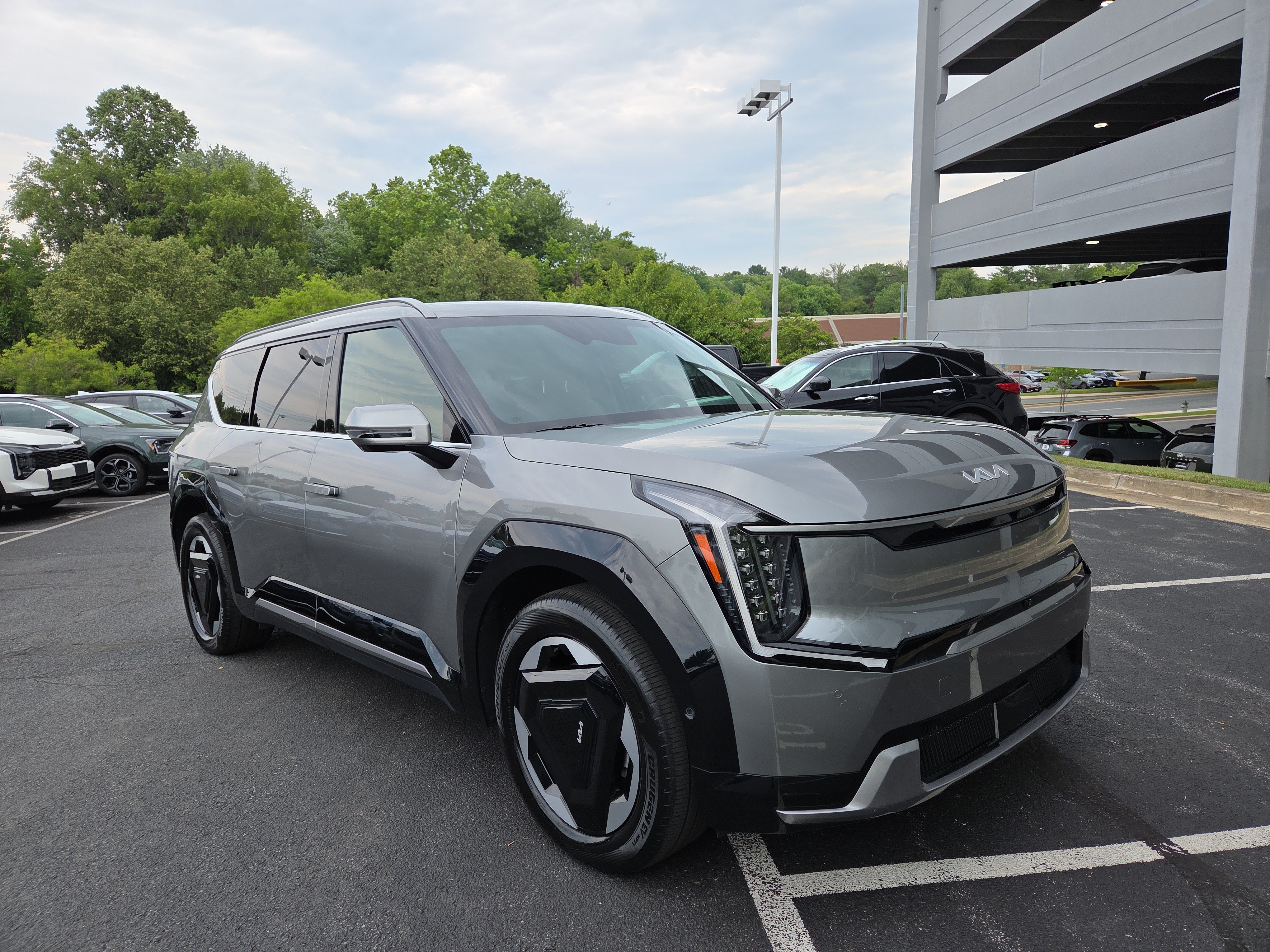 Certified 2024 Kia EV9 Land AWD/4WD image 1