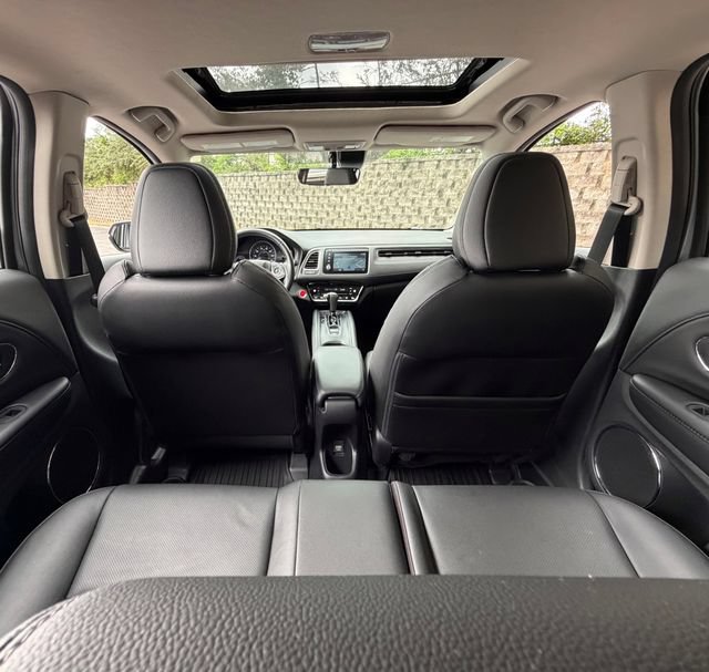 Used 2020 Honda HR-V Touring image 28
