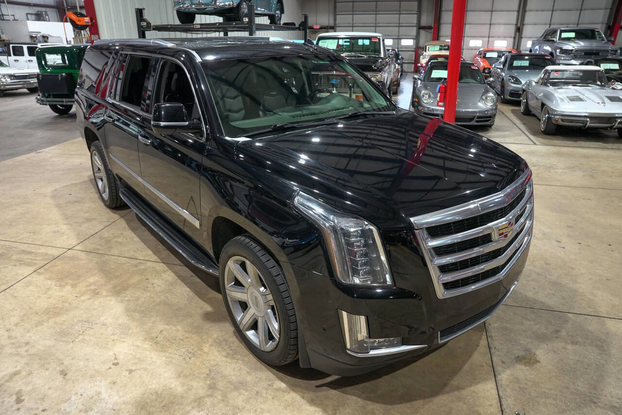 Used 2018 Cadillac Escalade ESV Luxury AWD/4WD image 13