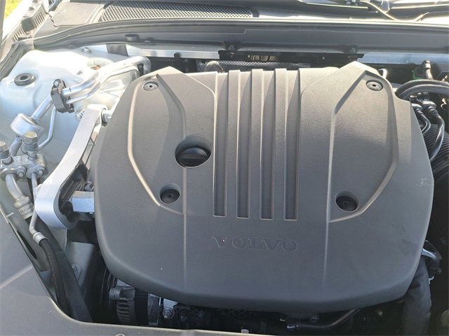 Used 2022 Volvo S60 B5 R-Design w/ Climate Package image 24