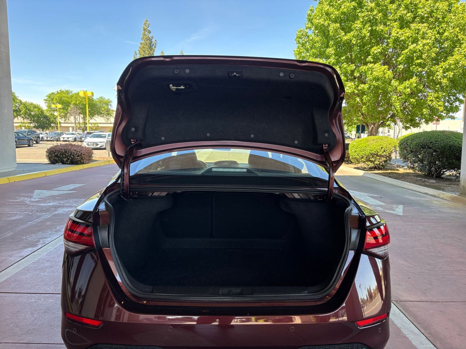 Used 2025 Nissan Sentra SV image 29