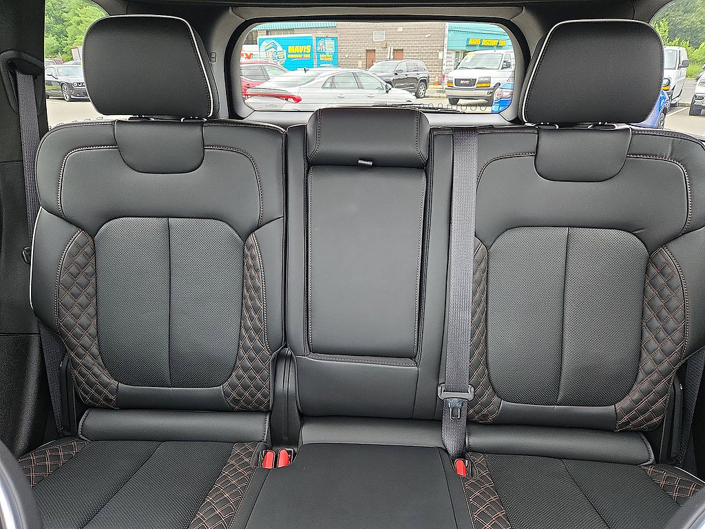 Used 2024 Jeep Grand Cherokee Summit AWD/4WD image 13