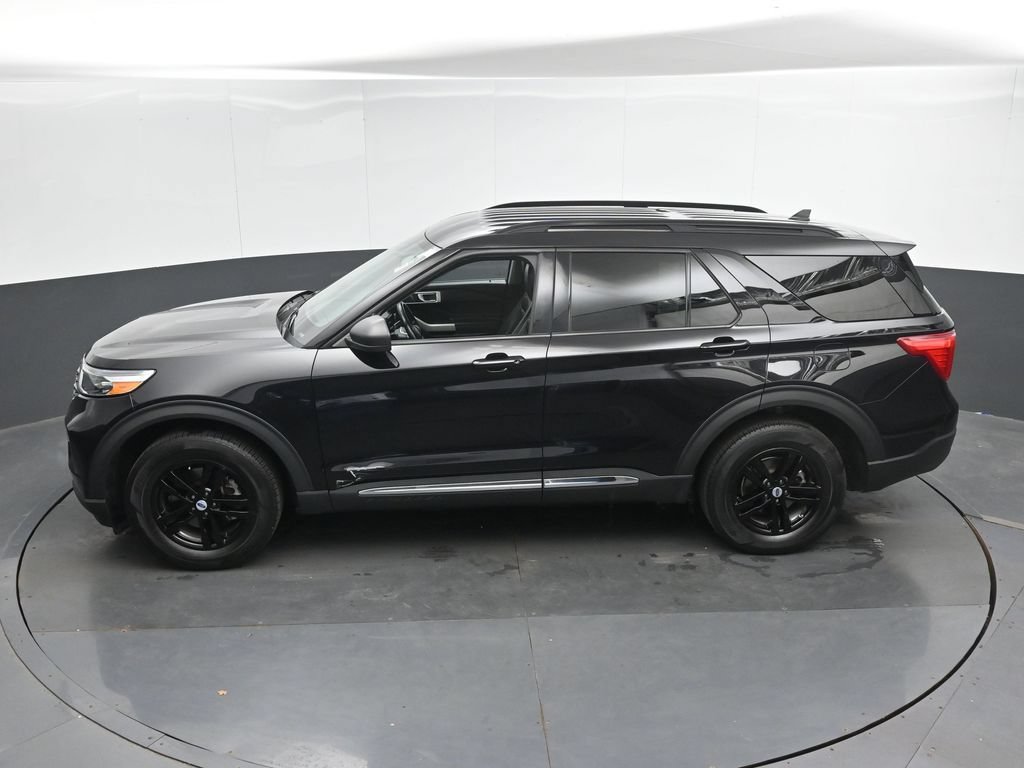 Used 2023 Ford Explorer XLT w/ Equipment Group 202A AWD/4WD image 37