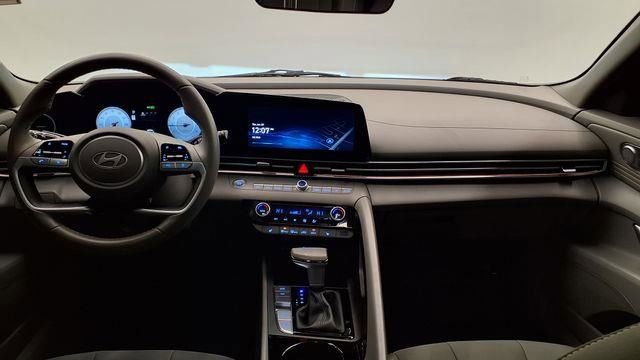 Used 2025 Hyundai Elantra SEL image 26