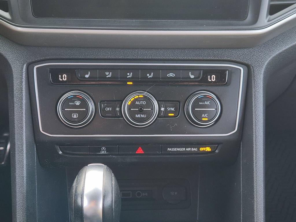 Used 2020 Volkswagen Atlas Cross Sport SE w/ Panoramic Sunroof Package AWD/4WD image 16