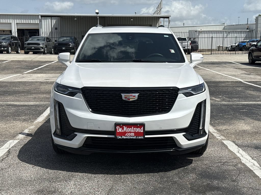 Used 2024 Cadillac XT6 Luxury FWD image 2