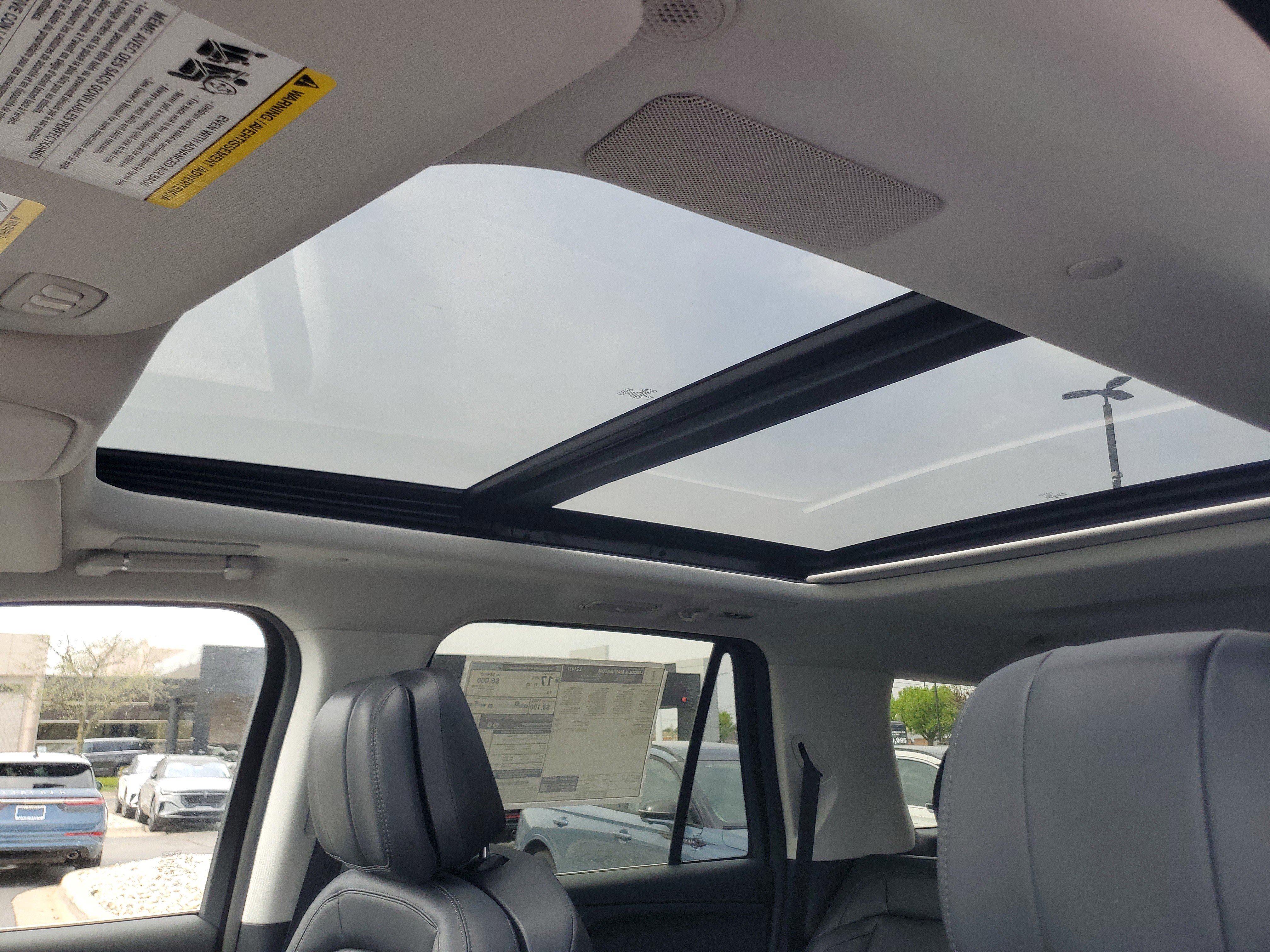 New 2025 Lincoln Navigator L Reserve AWD/4WD image 11